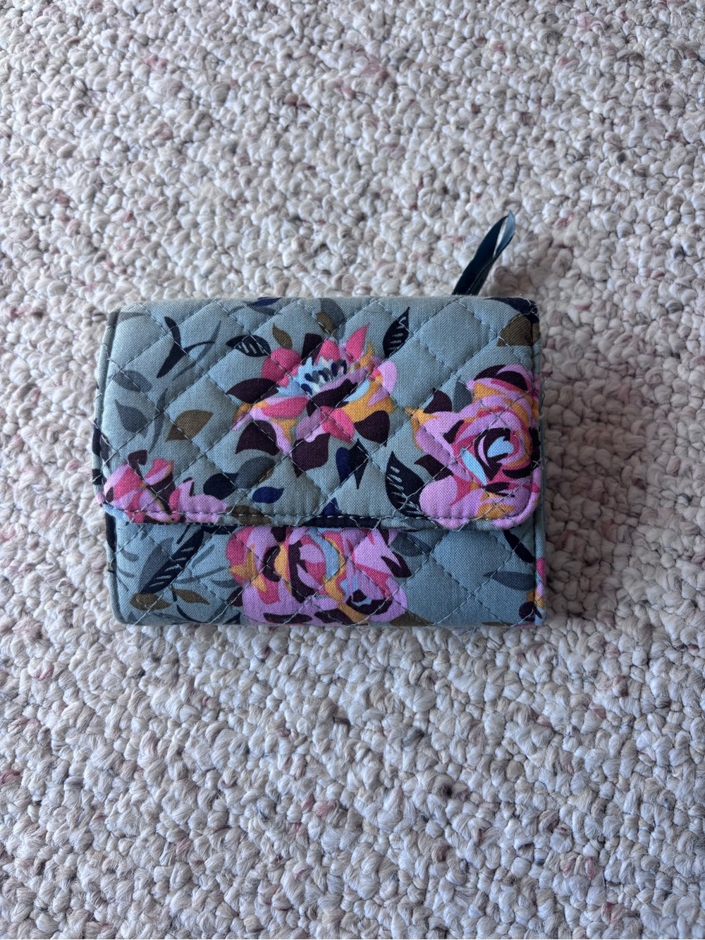 Quilted Floral Women's  Very Bradly Wallet - green with Pink Roses